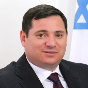 יסיניב יגאל
